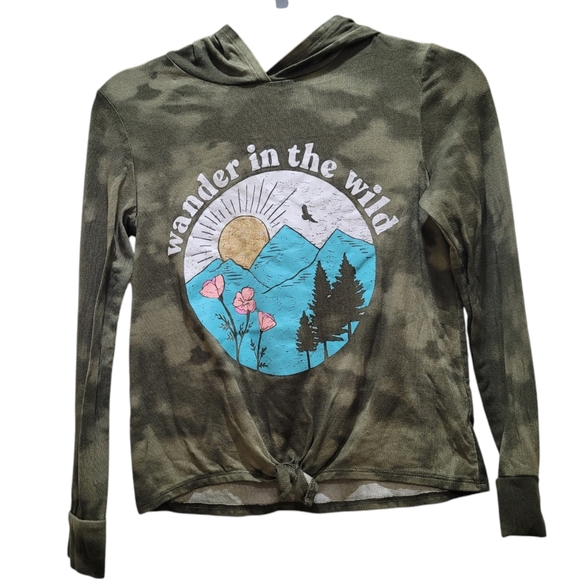 SO Other - Wander in the Wild Graphic Girl's Hooded Lightweight Long Sleeve Shirt, Large